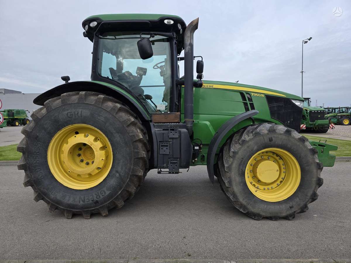John Deere 7260R, tractors