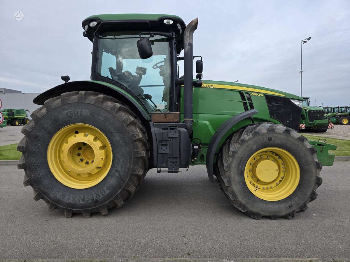 John Deere 7260R, traktori