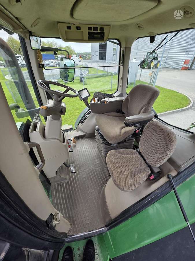 John Deere 7260R, tractors