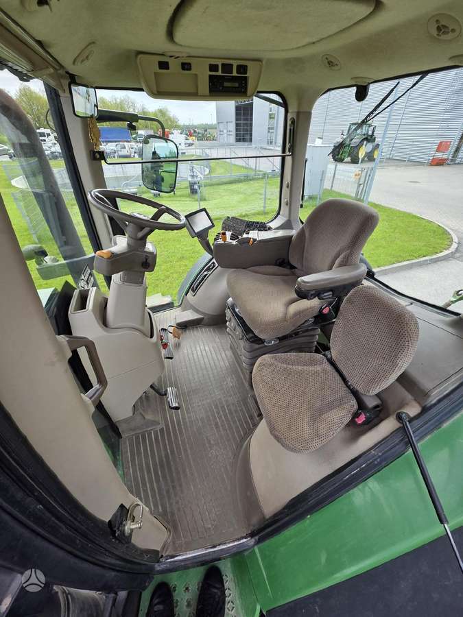 John Deere 7260R, traktori