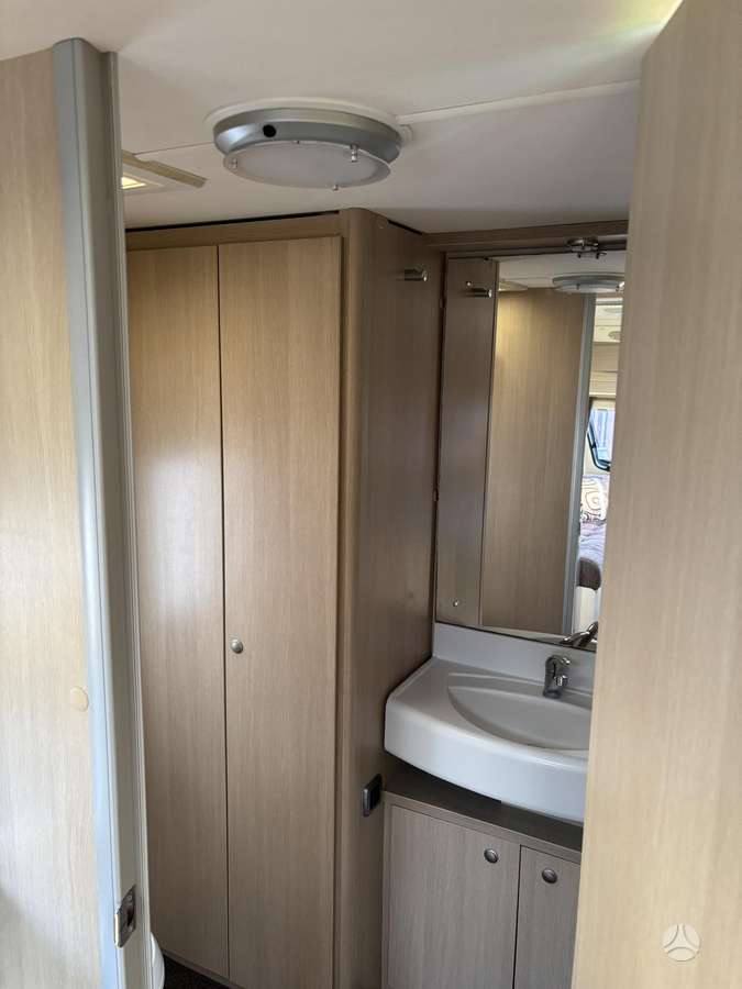 Bürstner Lunar, Elddis Sterling, кемперы
