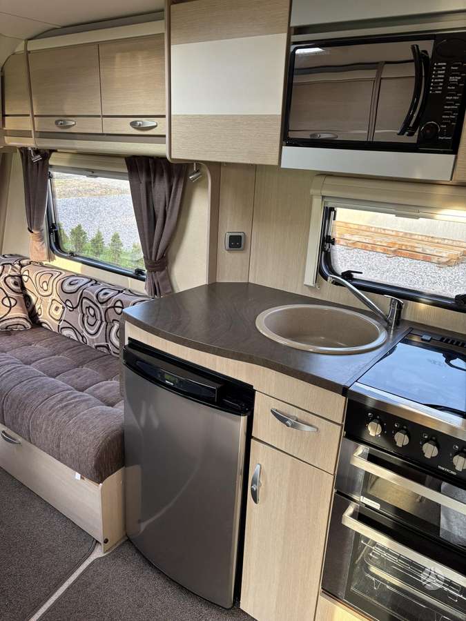 Bürstner Lunar, Elddis Sterling, кемперы