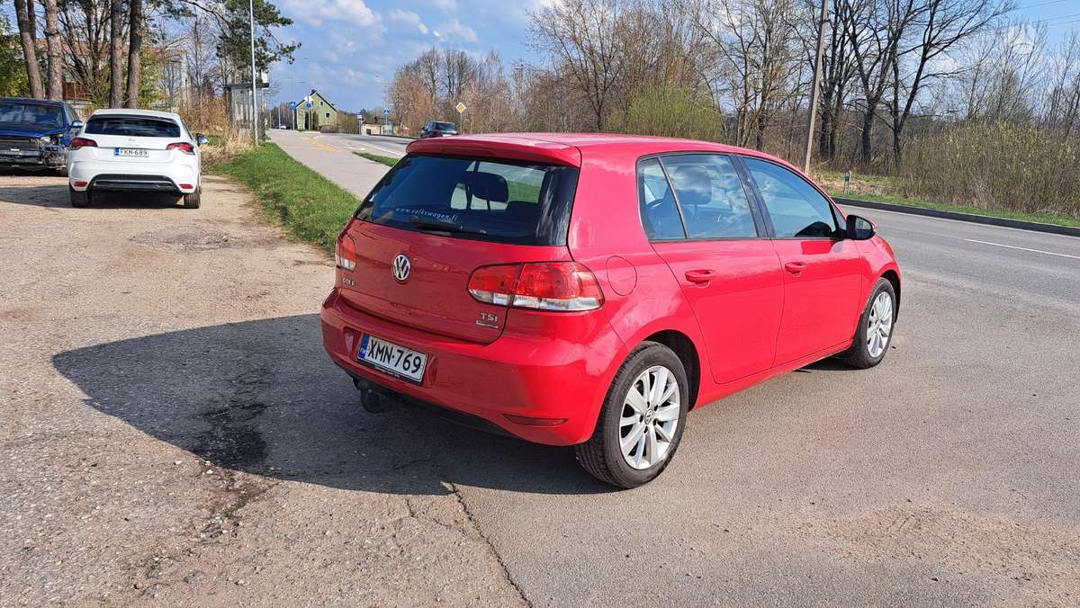 Volkswagen Golf - 2