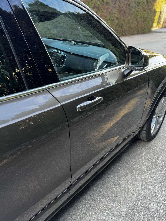Volvo XC90, 2.0 l., off-road / crossover