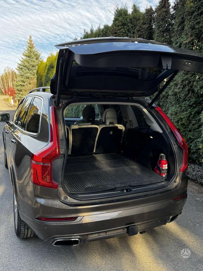 Volvo XC90, 2.0 l., off-road / crossover