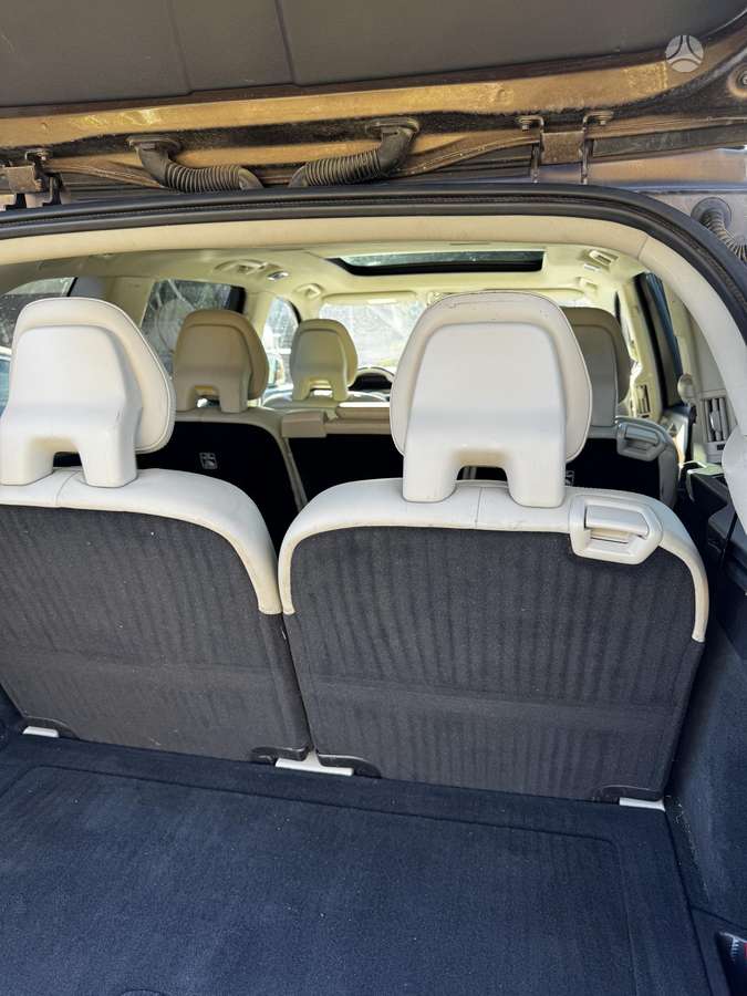 Volvo XC90, 2.0 l., off-road / crossover