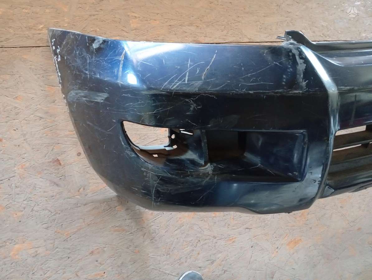 Toyota Land Cruiser bumpers, lights
