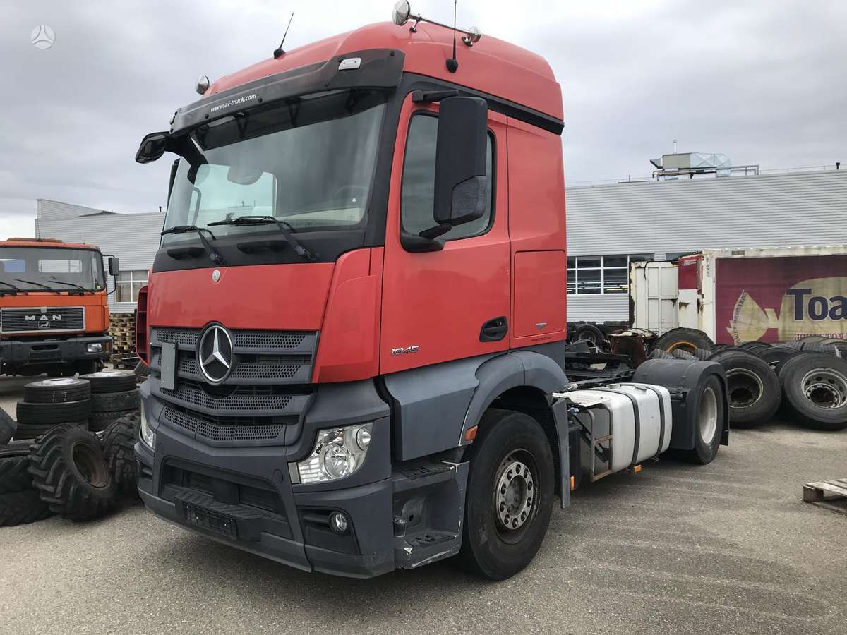 Mercedes-Benz Actros 1845, single sleeper