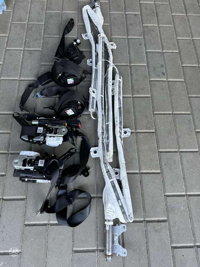 BMW 740 body parts