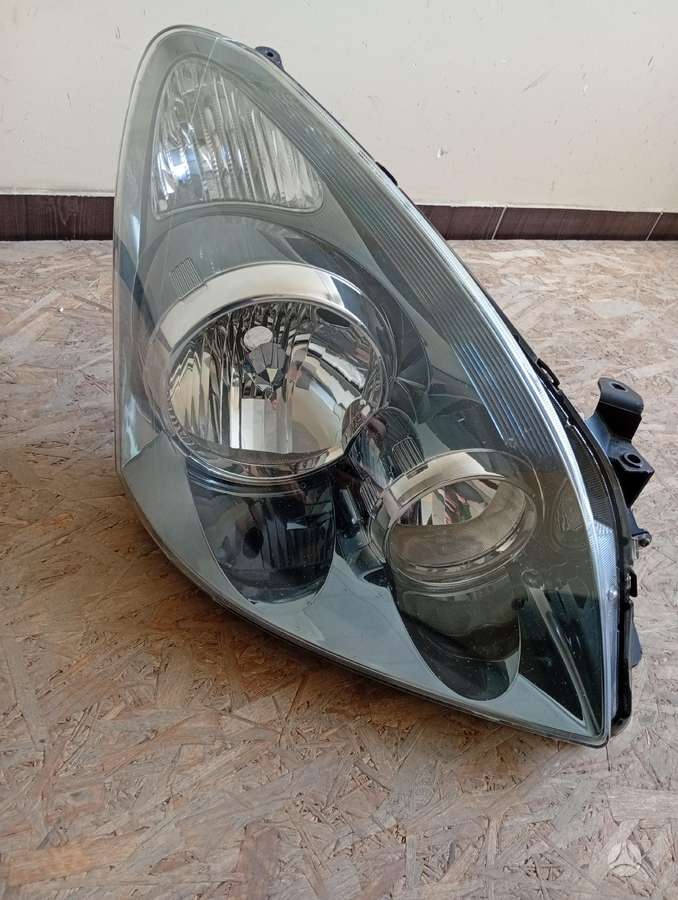 Toyota Corolla Verso lights