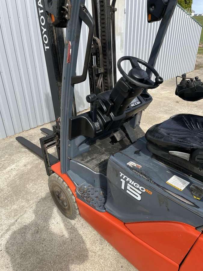 Toyota Traigo 48, forklifts
