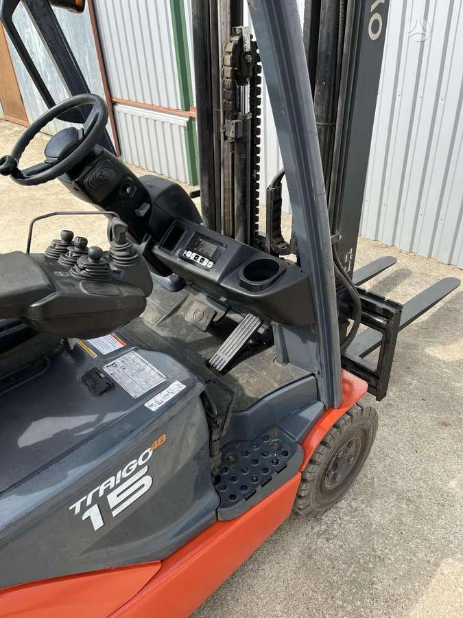 Toyota Traigo 48, forklifts