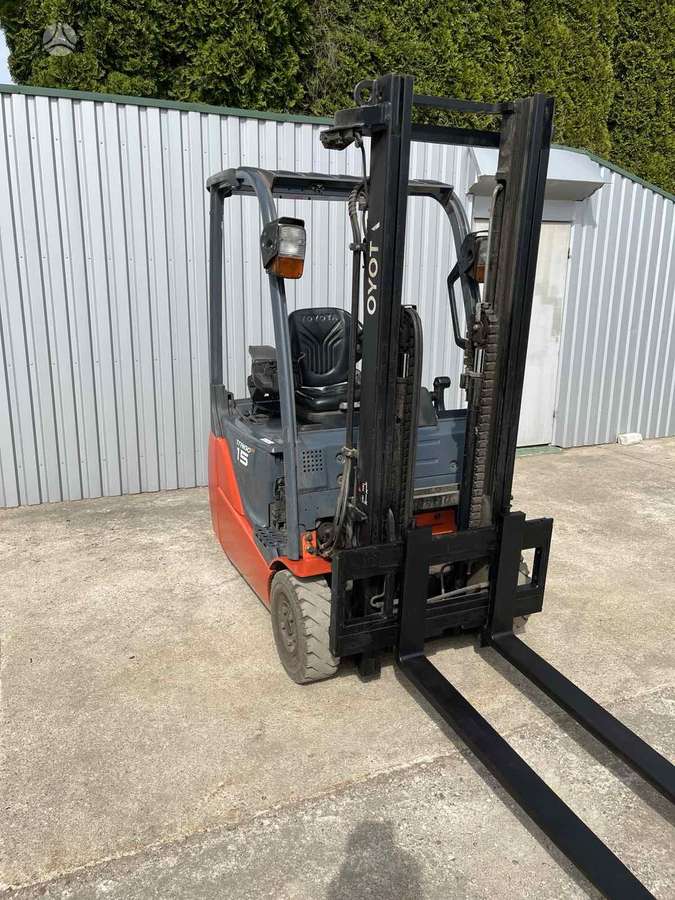 Toyota Traigo 48, forklifts