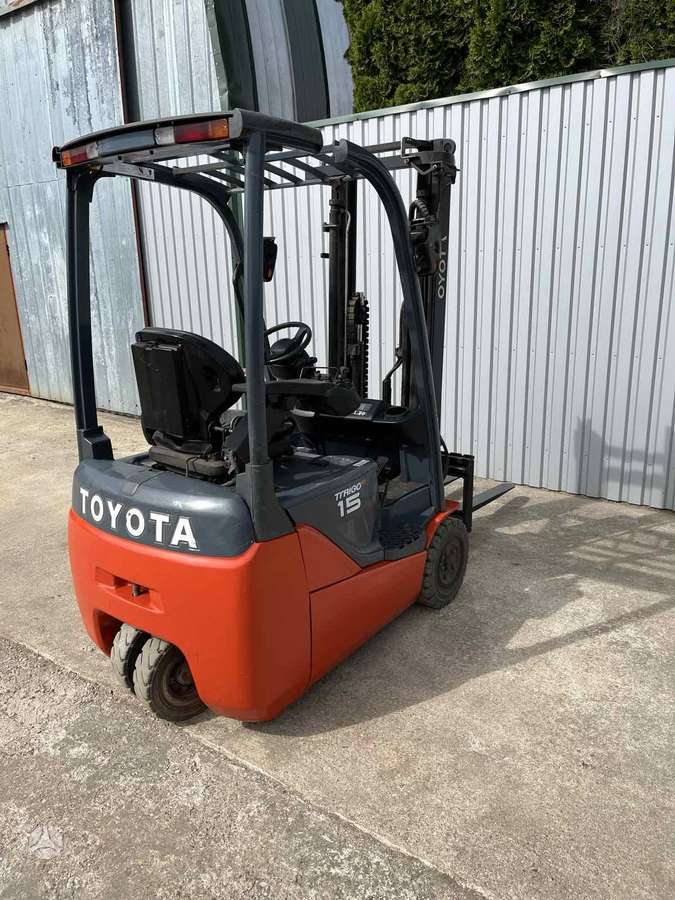 Toyota Traigo 48, forklifts
