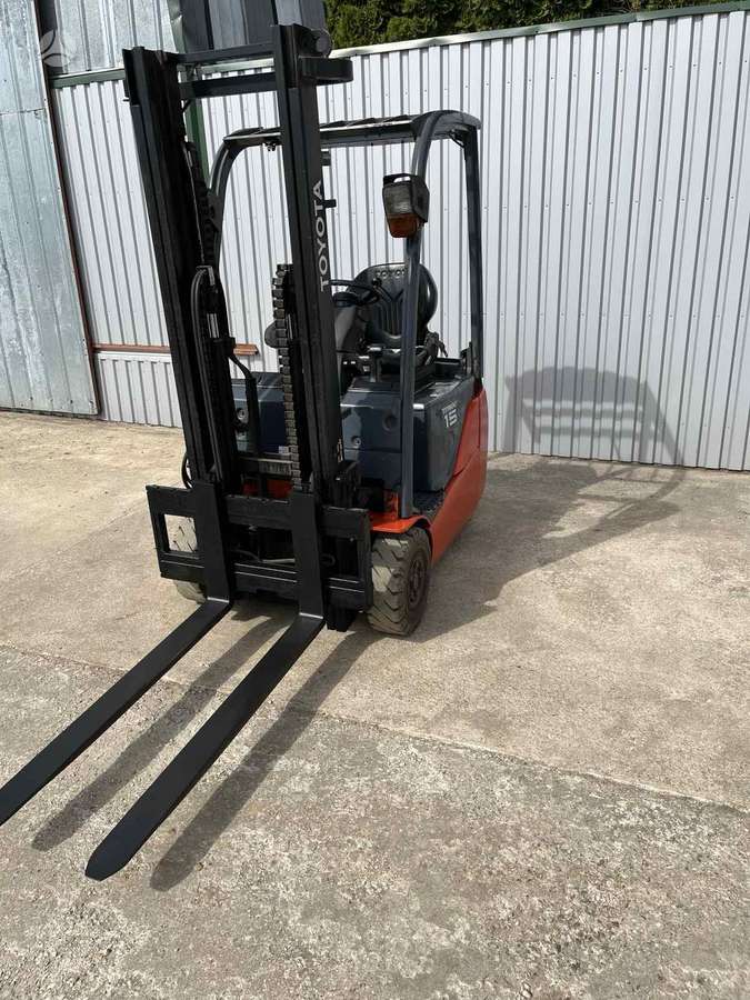 Toyota Traigo 48, forklifts