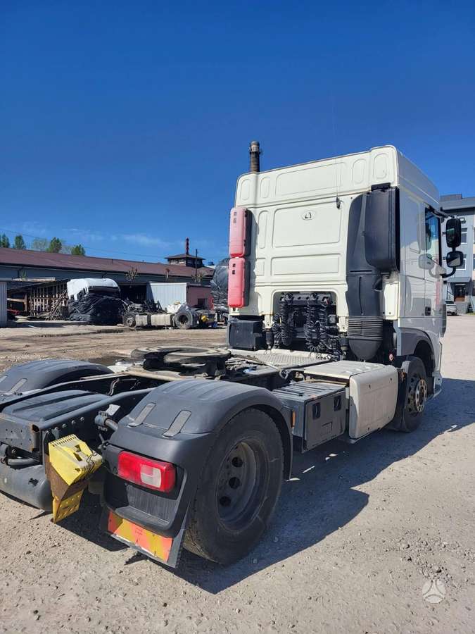 DAF XF105. 440 FT ADR, double sleeper