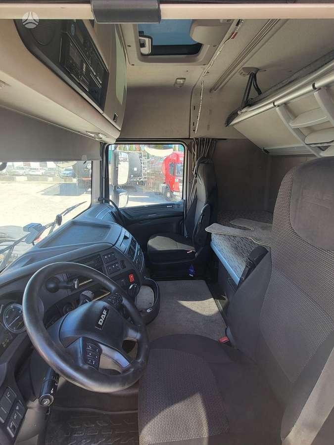 DAF XF105. 440 FT ADR, double sleeper
