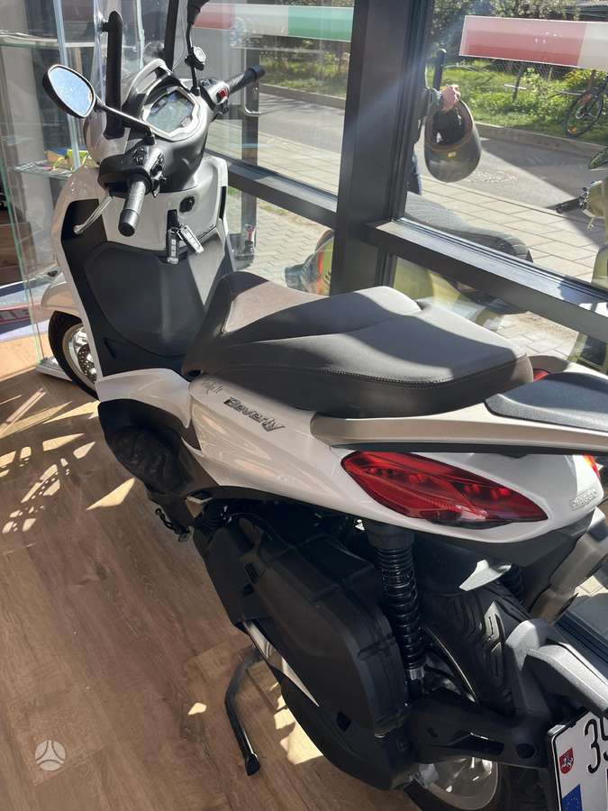 Piaggio Beverly 400cc, scooters / mopeds