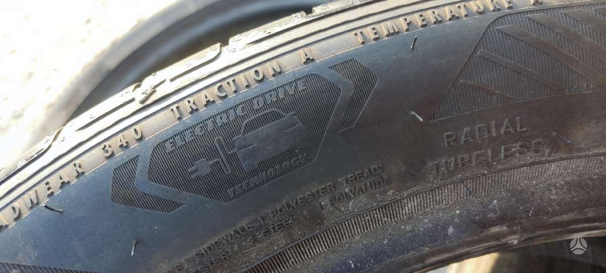 Goodyear, summer 215/50 R19
