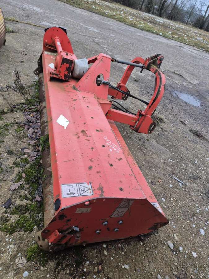 Kuhn WMU265, cutter