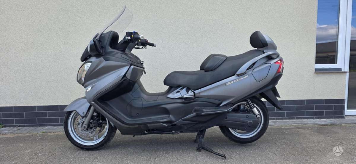 Suzuki Burgman 650cc, scooters / mopeds