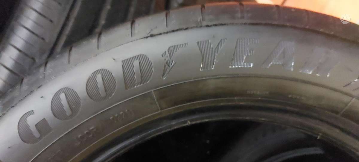 Goodyear 21 metu, летние 215/55 R17
