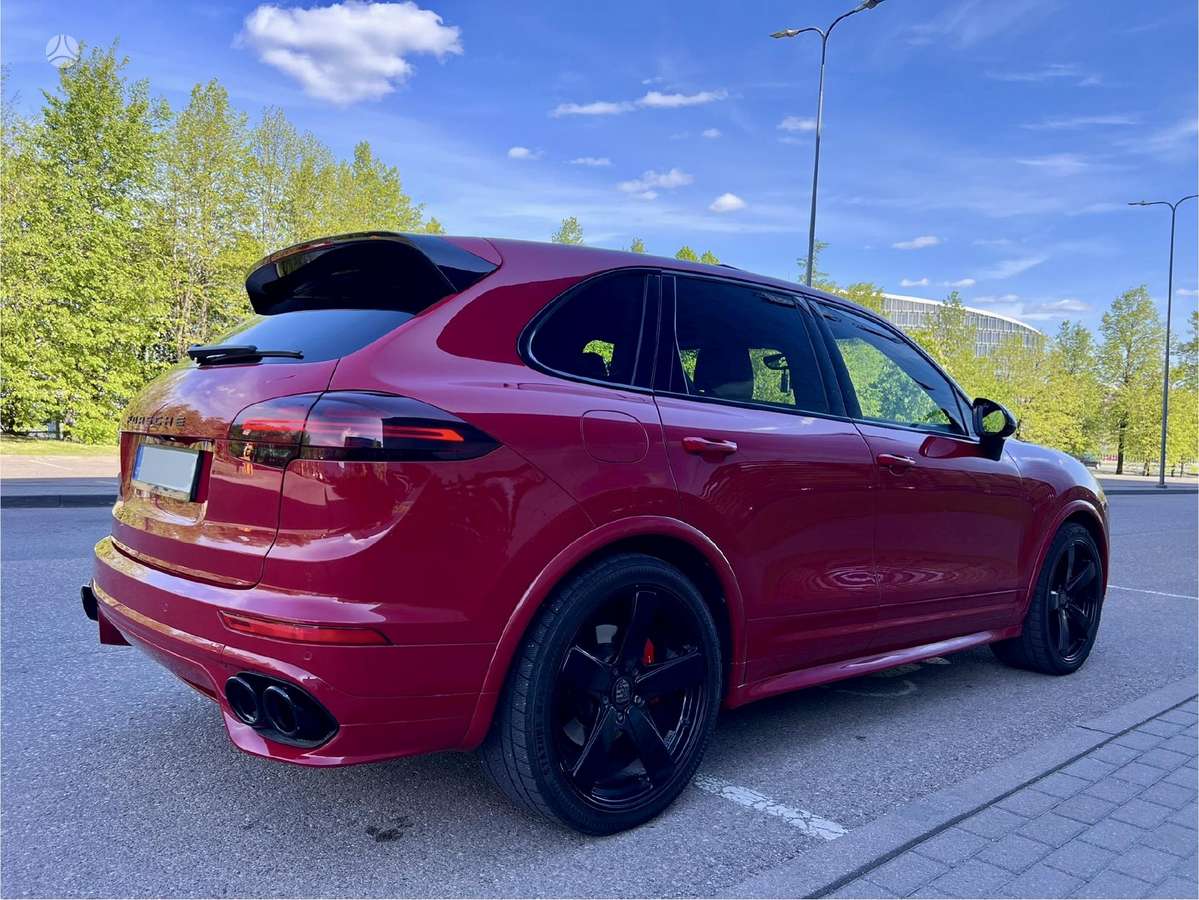 Porsche Cayenne - 7
