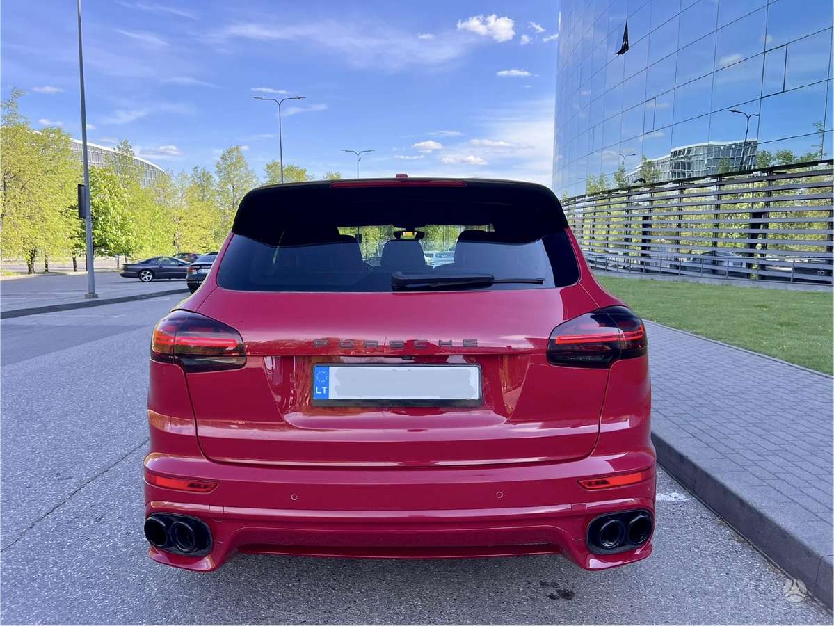 Porsche Cayenne - 5