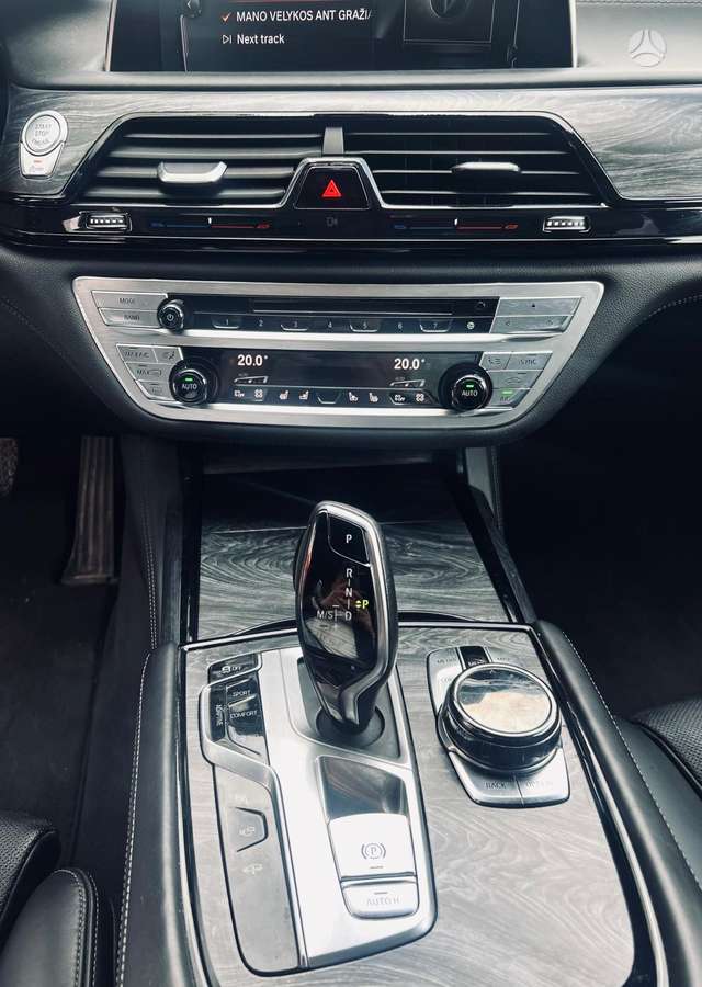 BMW 740, sedanas