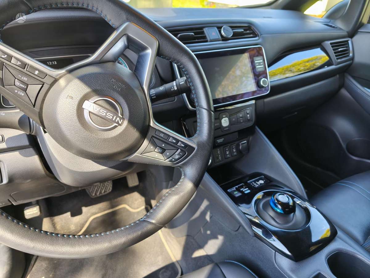 Nissan Leaf, 40 kWh, hatchback