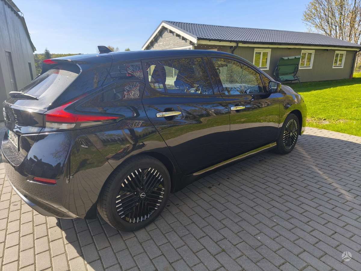 Nissan Leaf, 40 kWh, hatchback