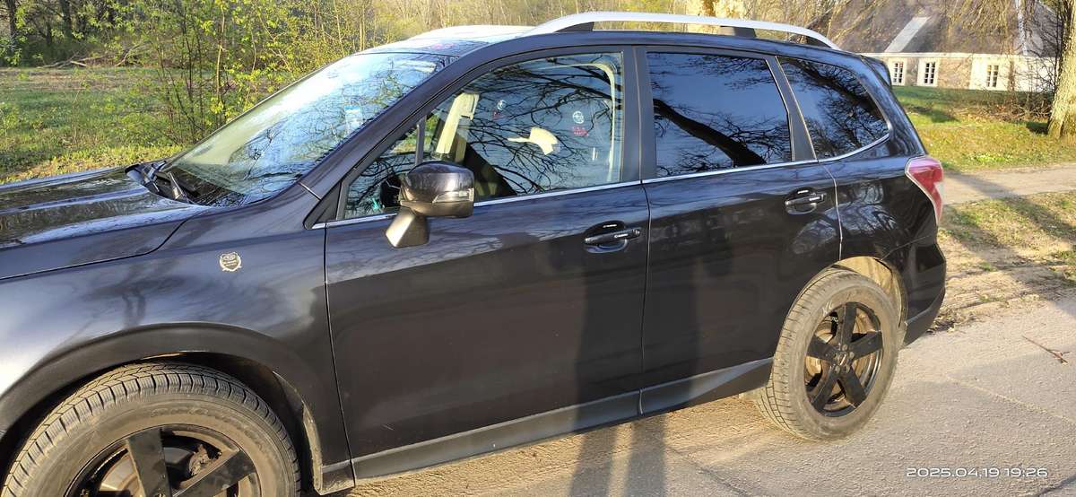 Subaru Forester, 2.0 l., off-road / crossover