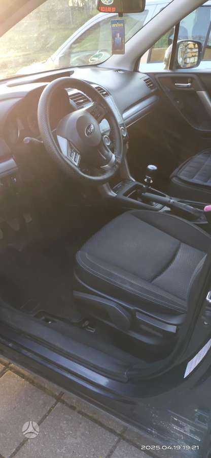 Subaru Forester, 2.0 l., off-road / crossover