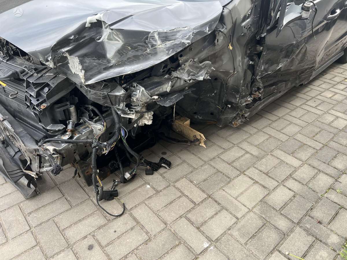 Ford Tourneo Connect dalimis