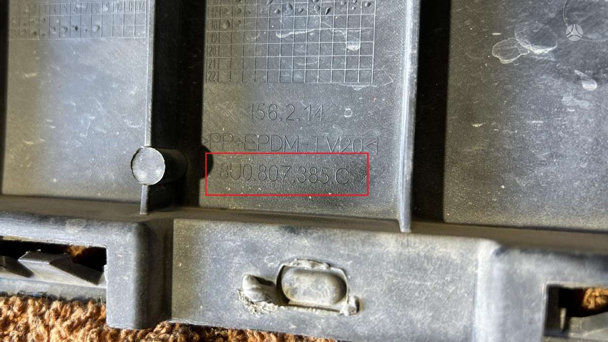 Audi Q3, 8U0807385C, Cen26002