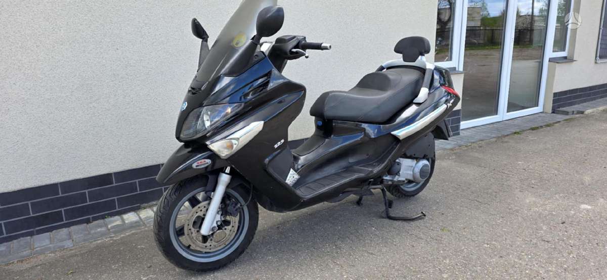 Piaggio Xevo 125cc, мотороллеры / мопеды