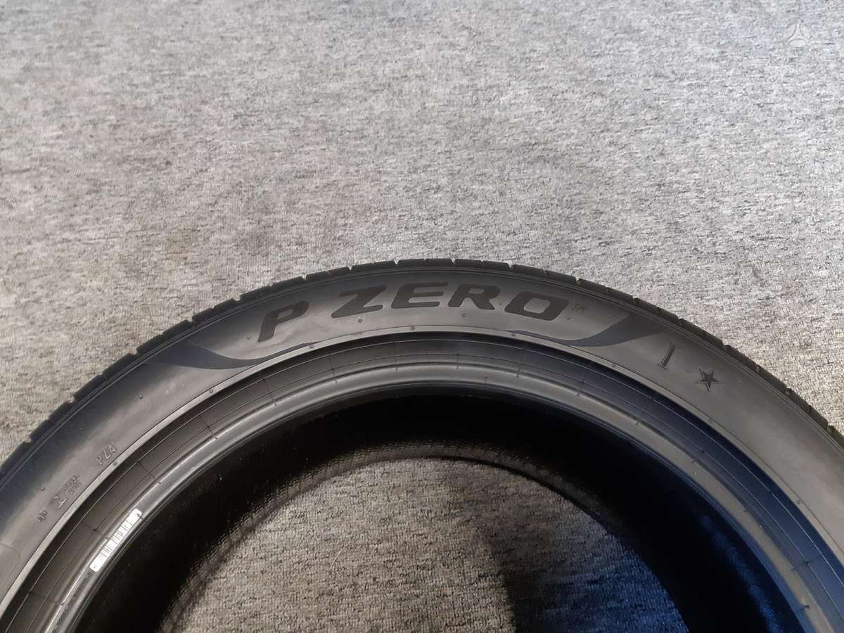 Pirelli 2022m 95% PZero LS, летние 245/45 R18