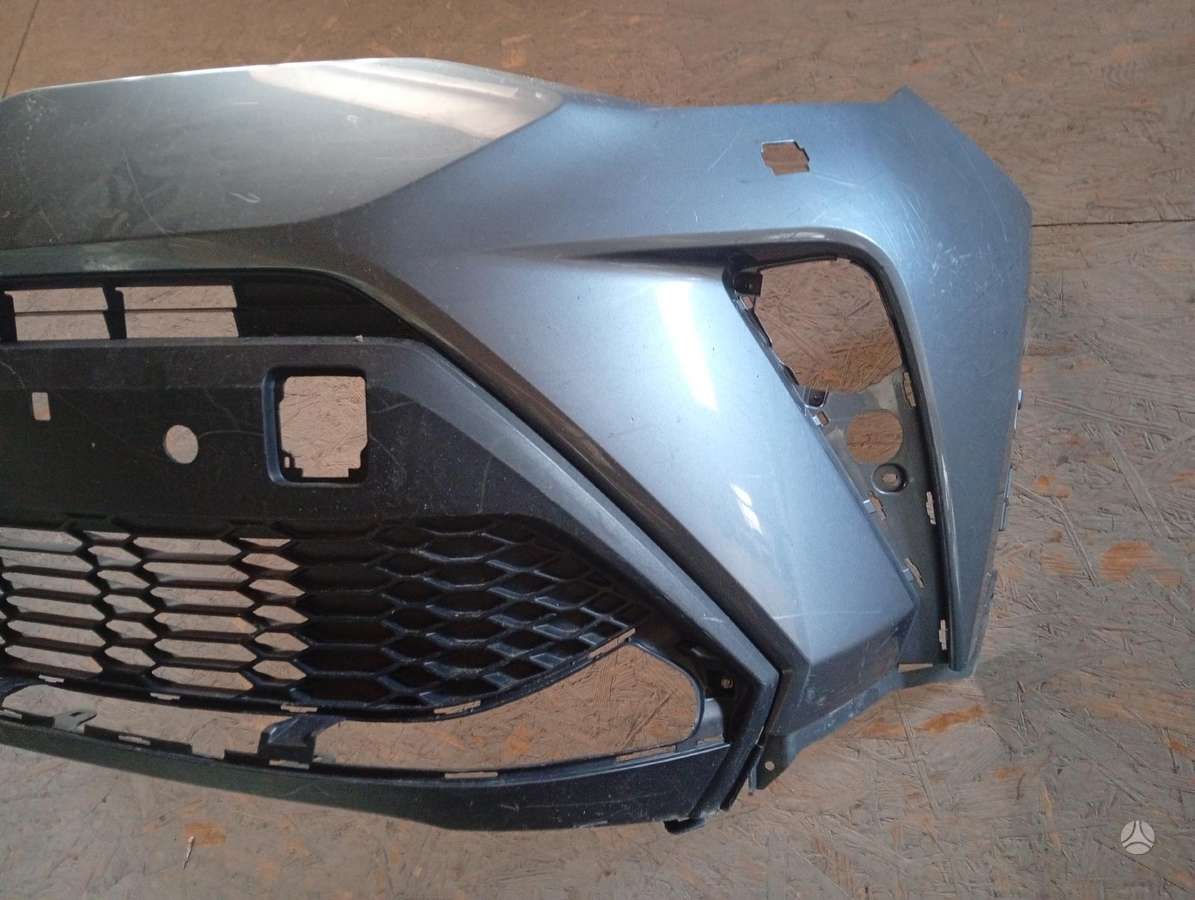 Toyota C-HR bumpers, lights