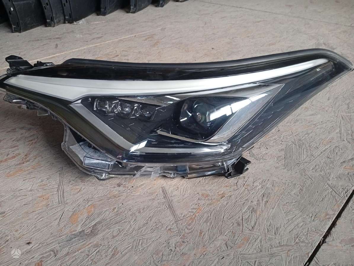 Toyota C-HR bumpers, lights