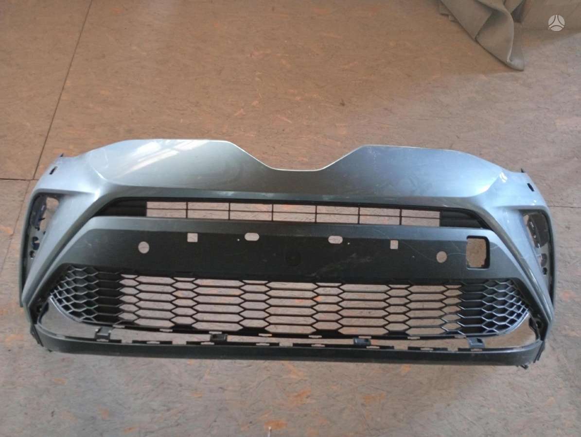 Toyota C-HR bumpers, lights
