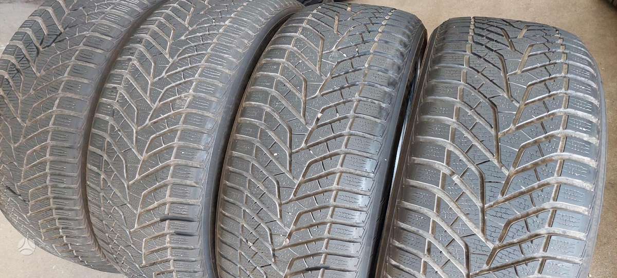Yokohama, žieminės 245/45 R19