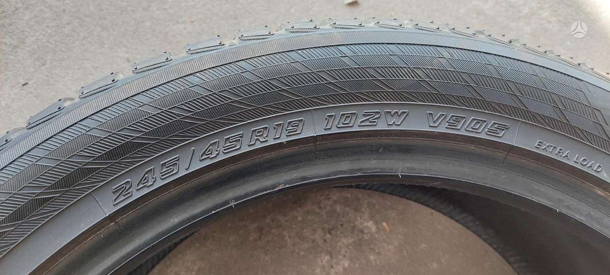 Yokohama, žieminės 245/45 R19