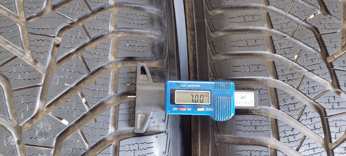 Yokohama, žieminės 245/45 R19