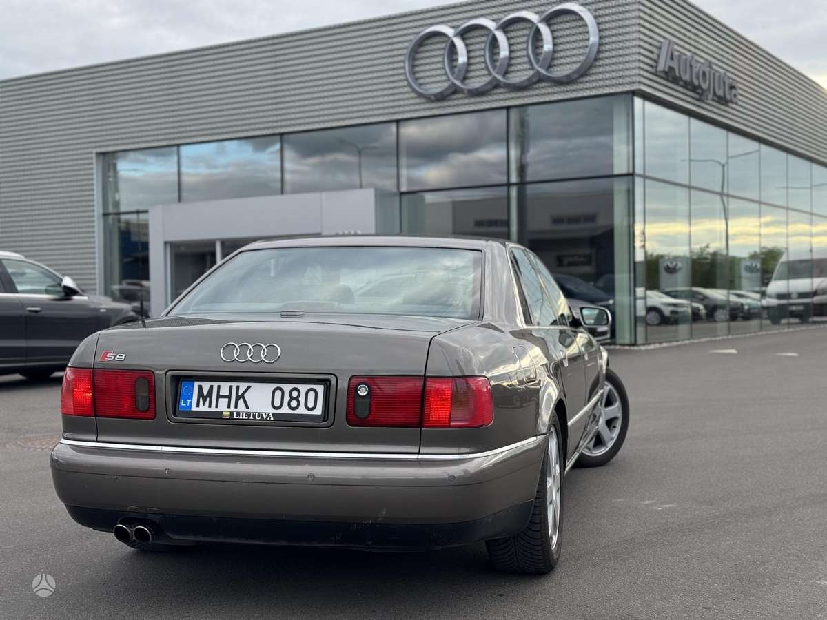 Audi S8, 4.2 l., saloon / sedan
