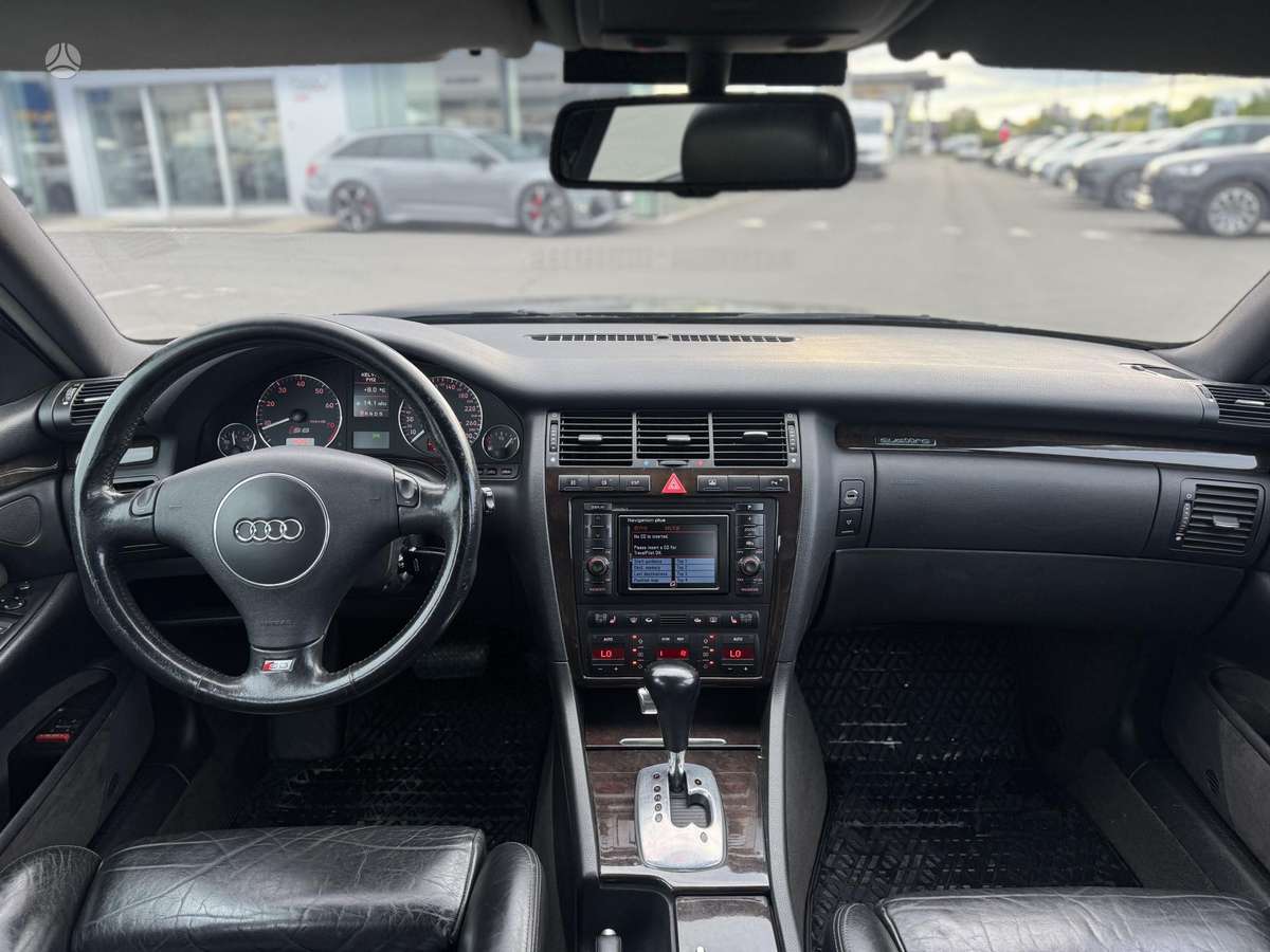 Audi S8, 4.2 l., saloon / sedan