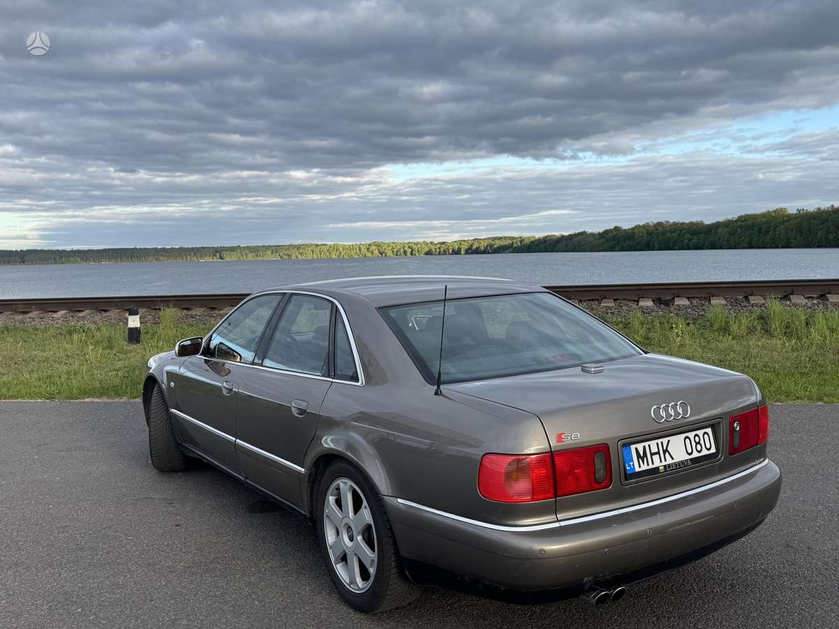 Audi S8, 4.2 l., saloon / sedan