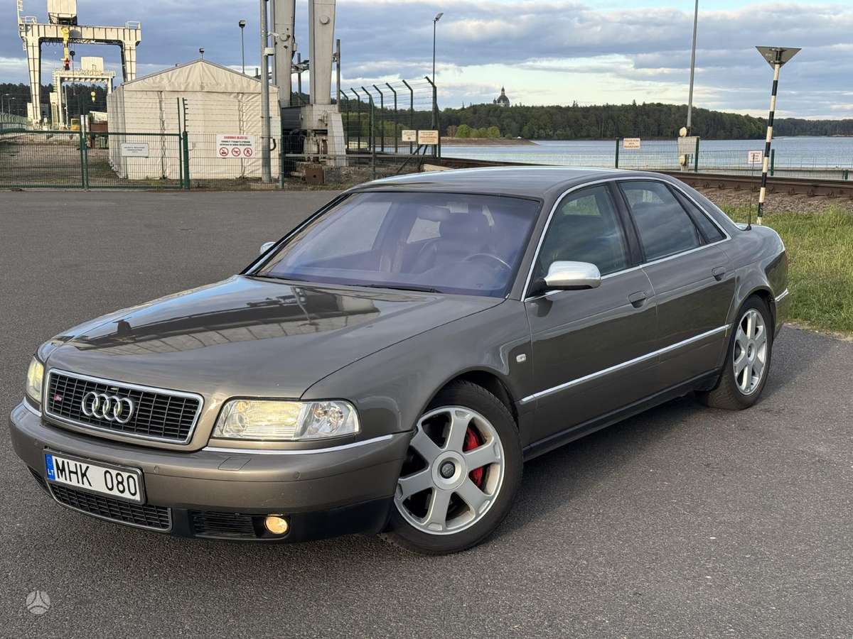 Audi S8, 4.2 l., saloon / sedan