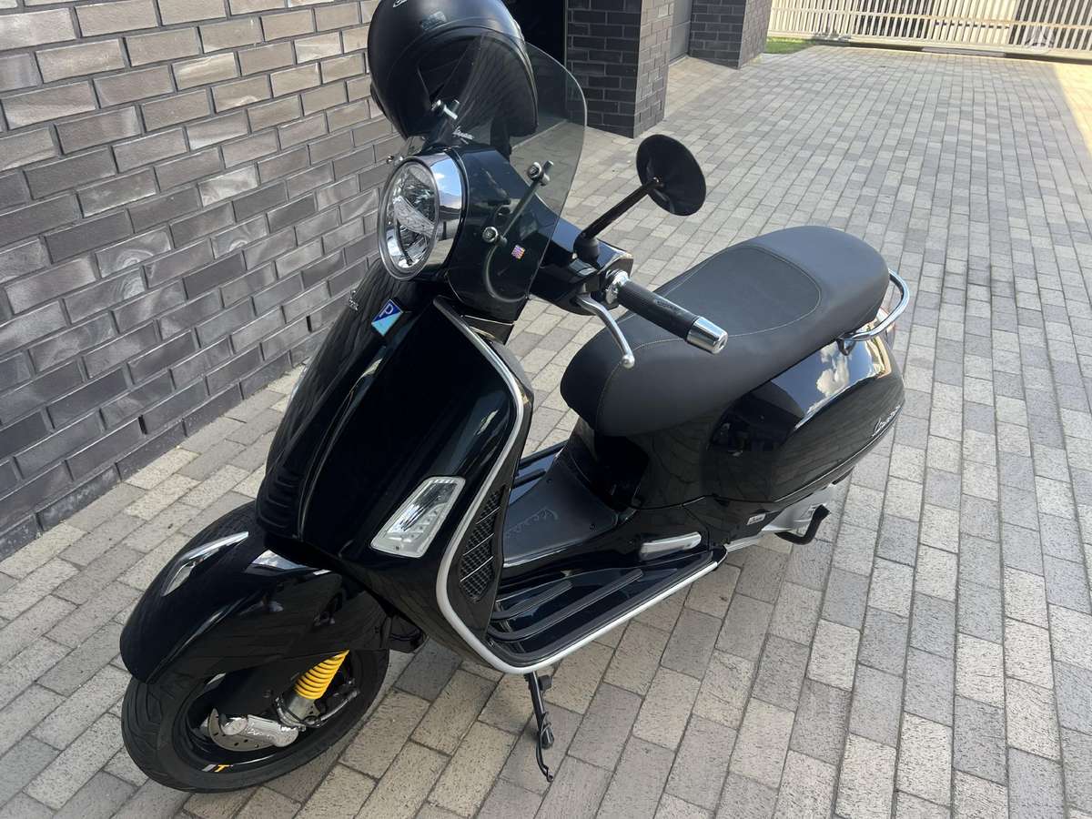 Piaggio Vespa 125cc, scooters / mopeds