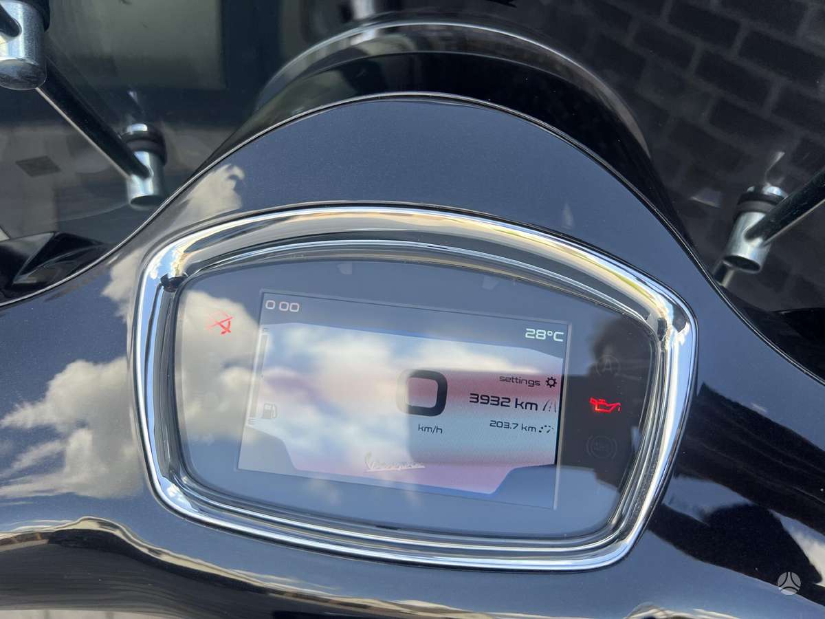 Piaggio Vespa 125cc, scooters / mopeds