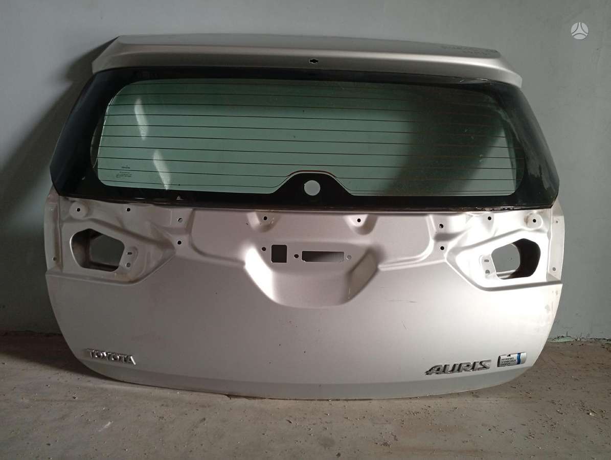 Toyota Auris детали кузова